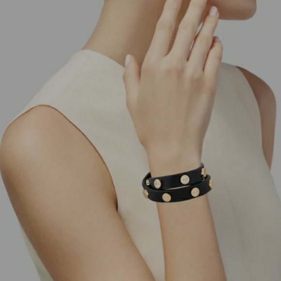 Tory Burch leather logo stud double wrap bracelet LIKE NEW - Picture 2 of 8